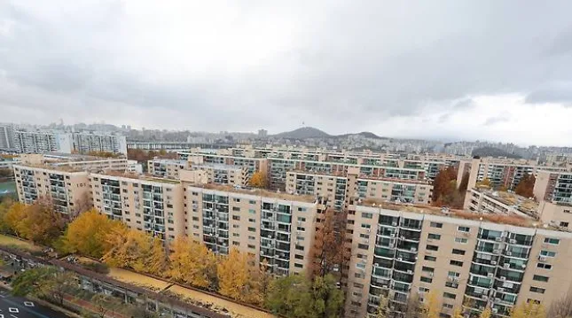 압구정 아파트 호가 10억 급락, 세제개편이 강남 부동산 시장을 흔드는 이유